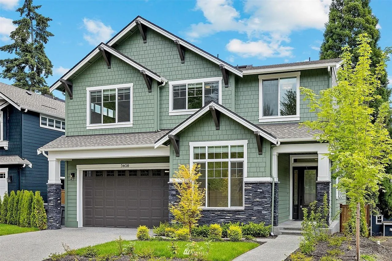 6 bed, 4.5 bath, 4867 sqft, $7,999 — Photo 1