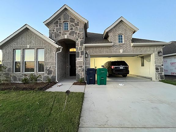 3rd image of 1821 Briar Rose Dr