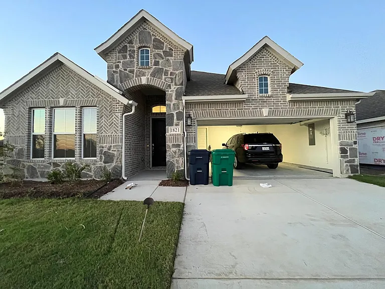 1821 Briar Rose Dr — Photo 3