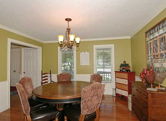 5th image of 8401 Weybridge Ct
