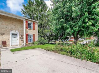 307 Village Dr, Gettysburg, PA 17325