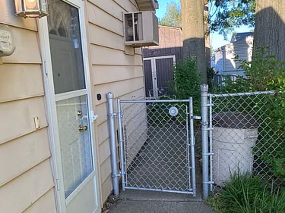 2nd image of 4705 Meadow Ln