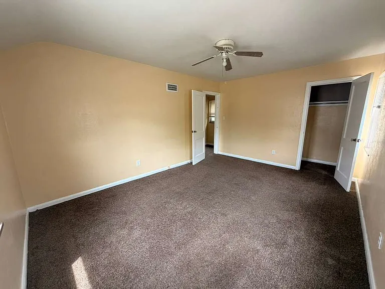 706 W Gramercy Ave — Photo 11