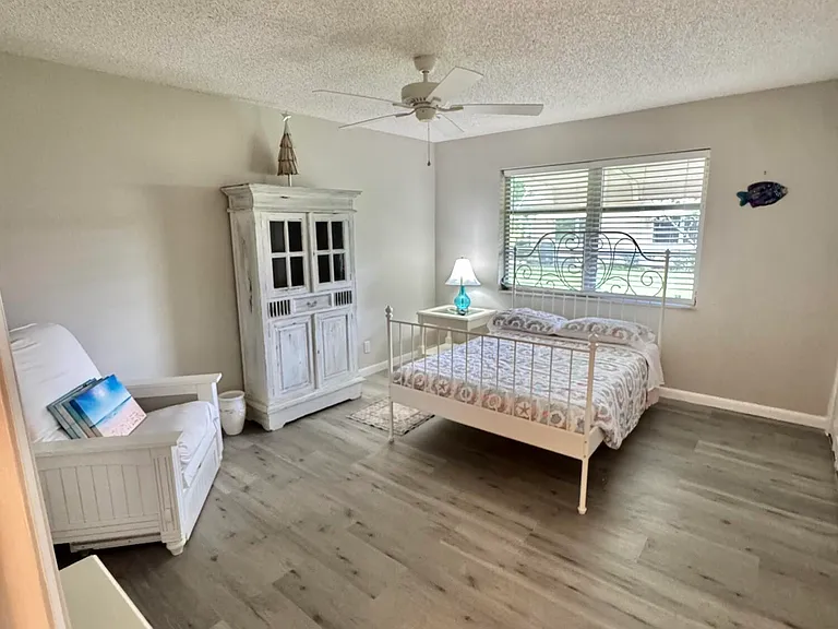 1342 High Point Way #D — Photo 17