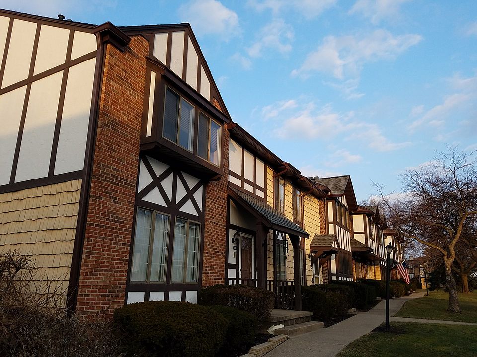 1st image of 138 Camberley Pl