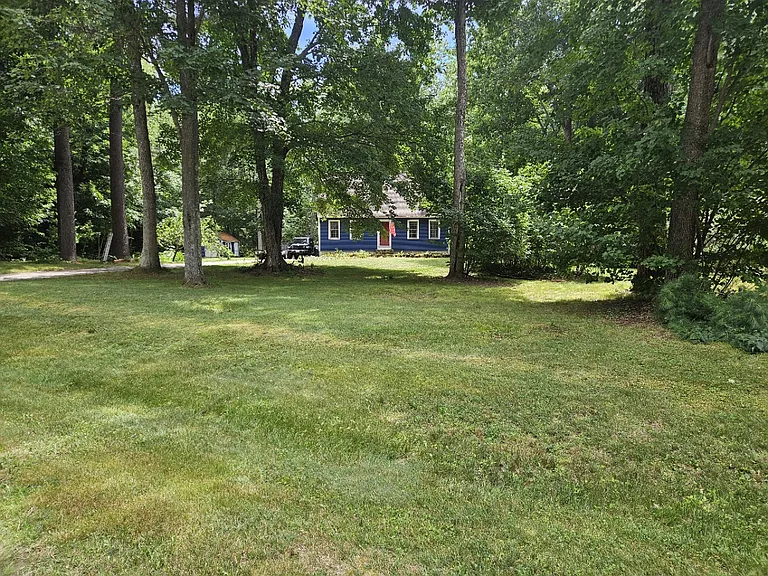 11 Laurel Ln — Photo 37