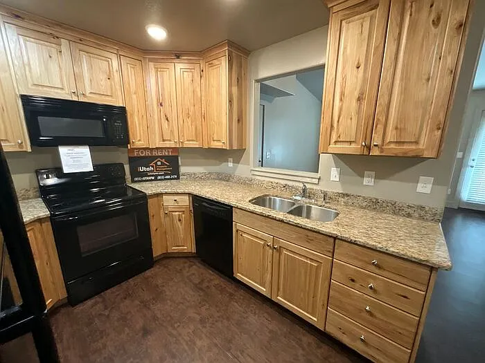 180 E 125 N #22 — Photo 8