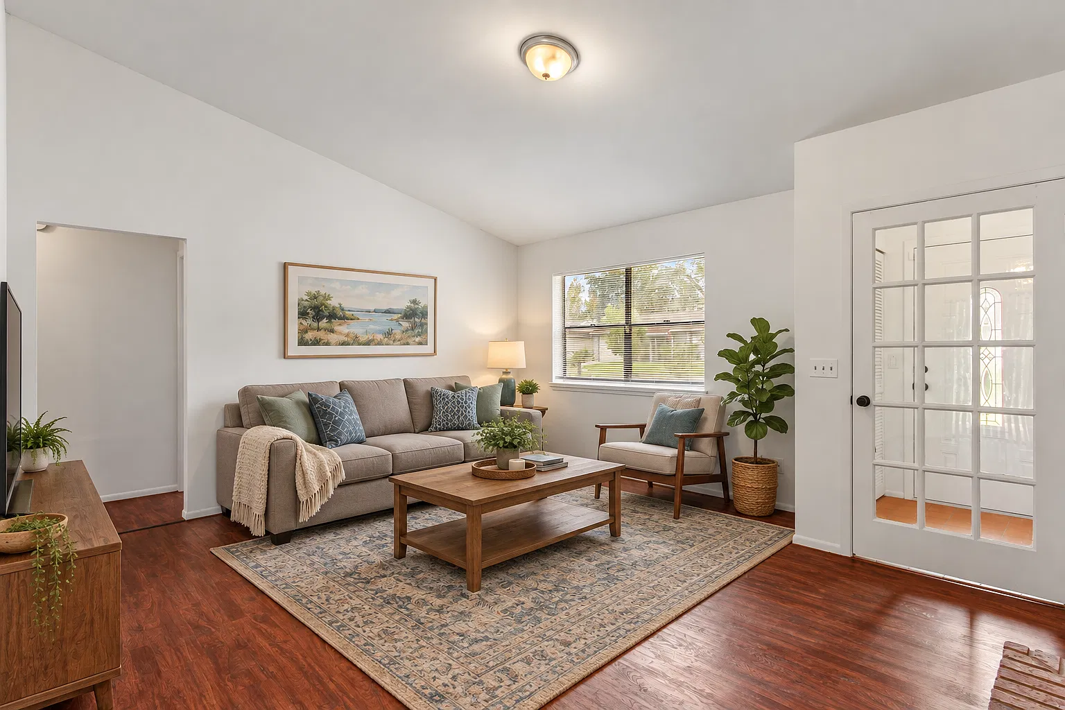 3 bed, 1255 sqft, $2,300 — Photo 4