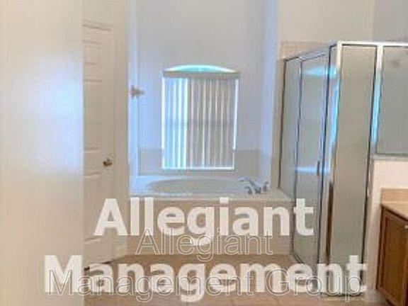 2nd image of 3607 Valleyview Dr