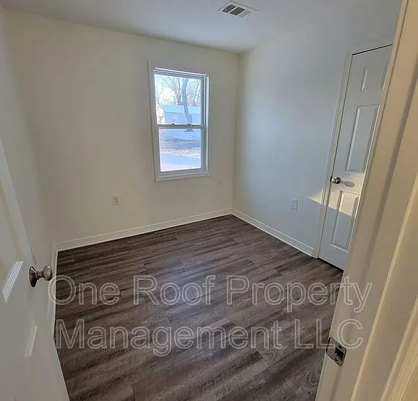 2633 S 49th St — Photo 12