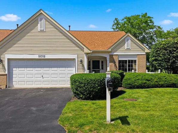 21312 W Douglas Ln, Plainfield, IL 60544