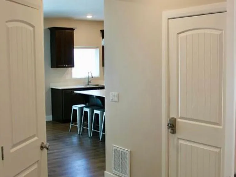 173 E Fiddlers Canyon Rd #60 — Photo 2