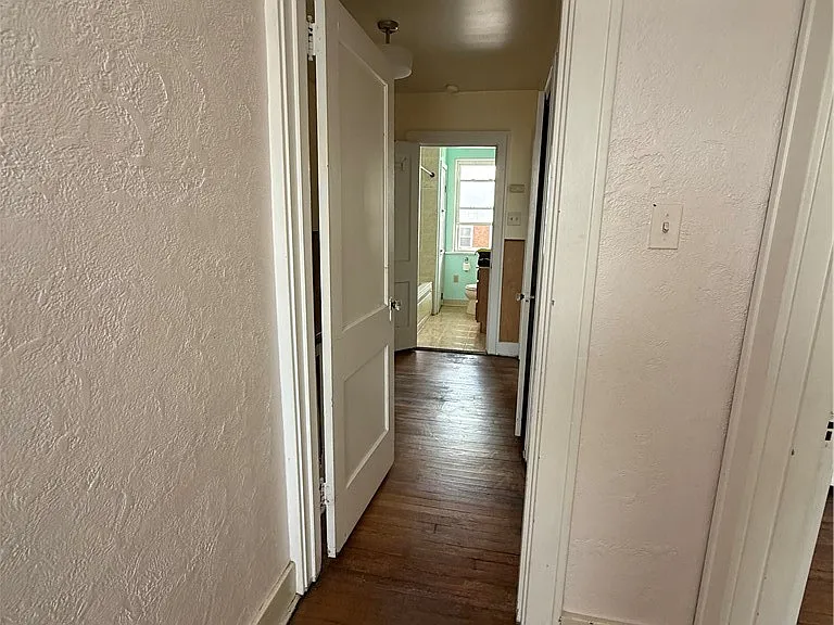 2332 Sherbrook St — Photo 13