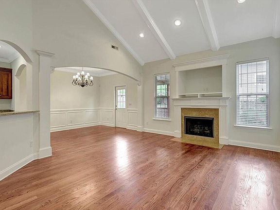 5th image of 8614 Maple Valley Dr