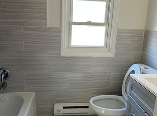 294 N Park St FLOOR 3, East Orange, NJ 07017