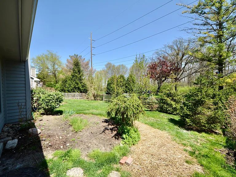 7749 Chesapeake Dr E — Photo 23