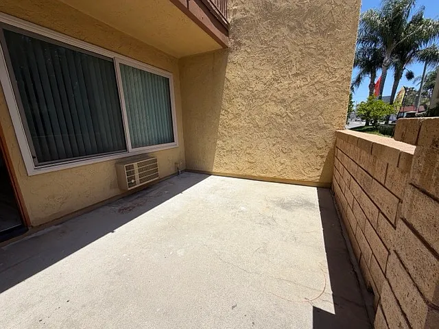 Upgraded Orange 1 Bedrooms — Photo 22