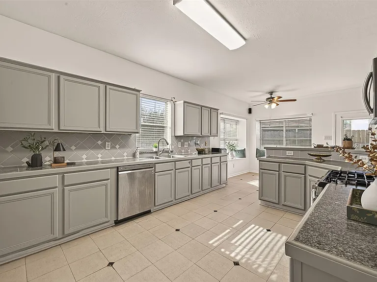 16315 April Ridge Dr — Photo 19