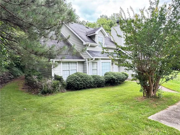 6847 S Lakewood Ter, Douglasville, GA 30135