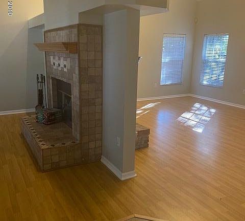 3rd image of 881 Brookstone Dr