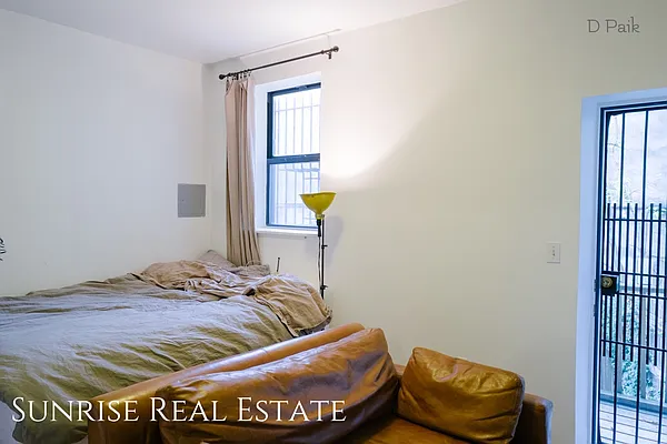 Rented by Sunrise Real Estate | media 10