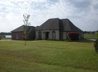 197 Shore Crest Cir, Carriere, MS 39426
