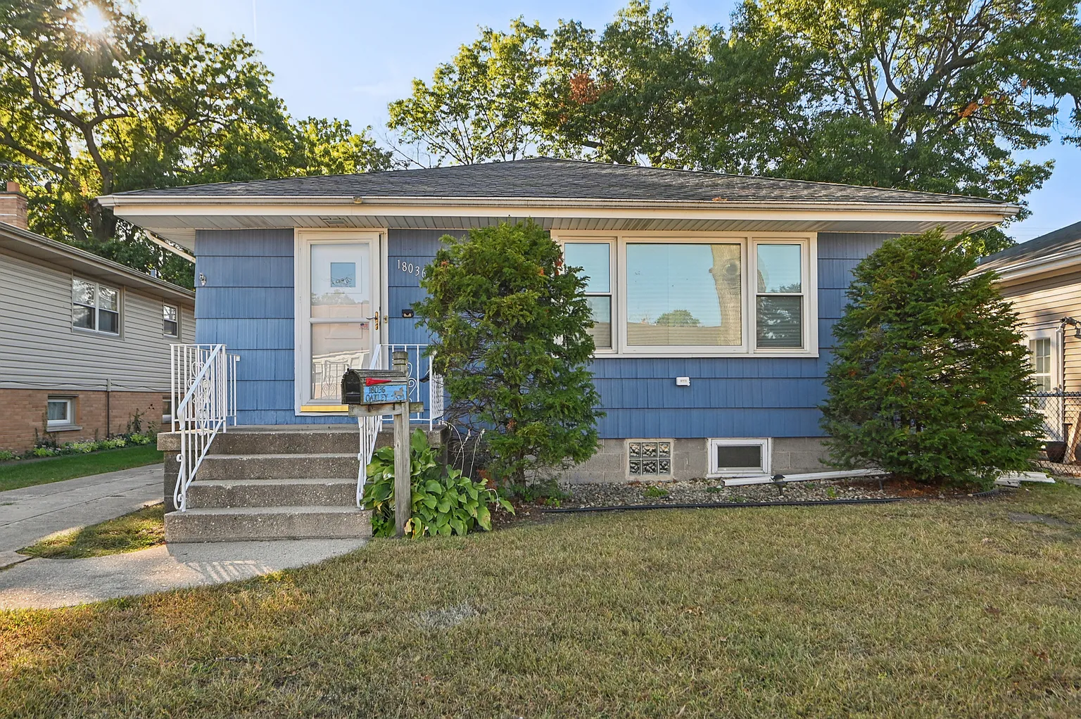18036 Oakley Ave photo 1