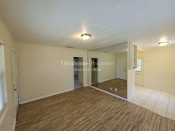 3rd image of 227 W 42nd St