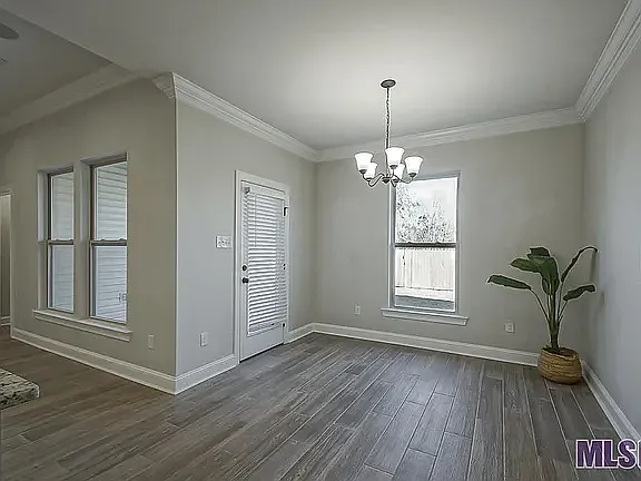140 Lake Breeze Dr — Photo 5
