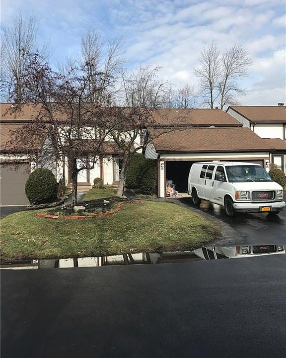 1st image of 704 Charlesgate Cir