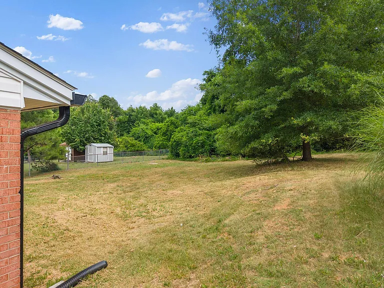 248 Lakeside Dr — Photo 28