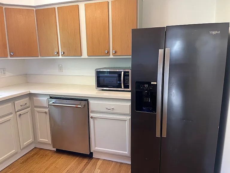 479 Nassau Ave — Photo 14