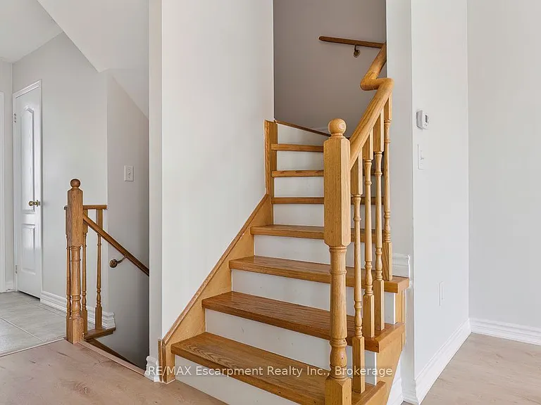 4832 Capri Cres — Photo 18