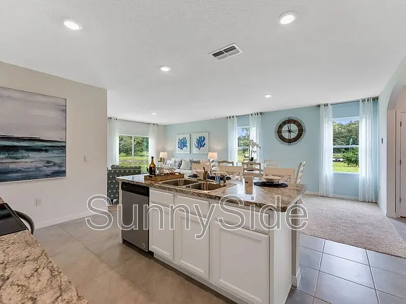 5 bed, 3.0 bath, 2446 sqft, $2,400 — Photo 4