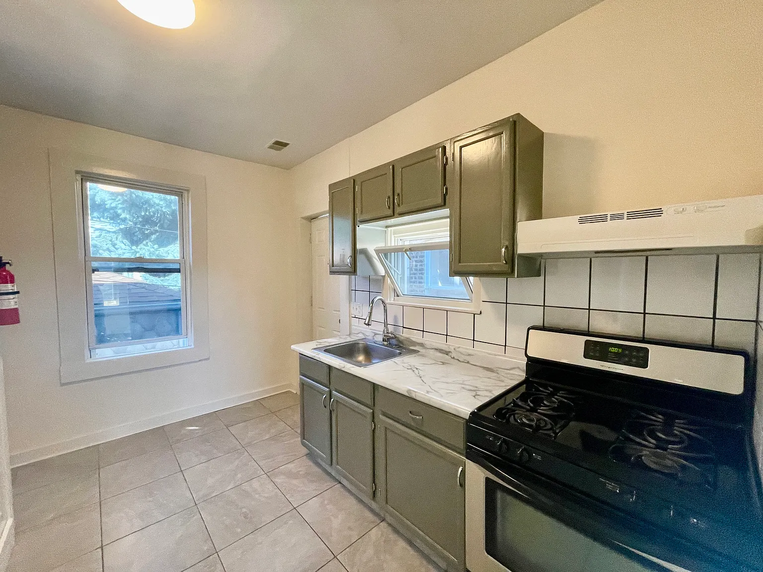 2 bed, $1,695 — Photo 3
