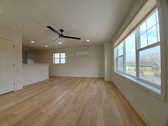 5th image of 3354 S 30th Ave #1