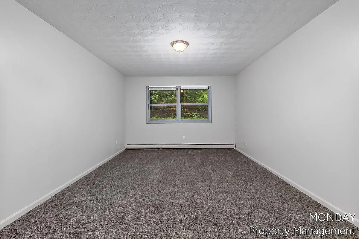 130 S Clarendon St - 118-4 — Photo 1