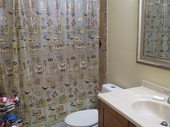 3rd image of 2601 Green Oaks Dr