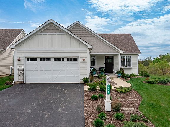 2nd image of 40487 N South Newport Dr
