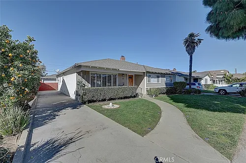 444 N Shattuck Pl Photo 1