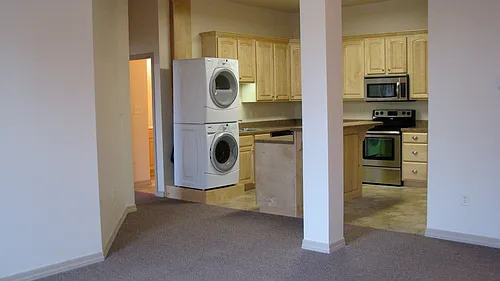 19 E Main St #1 Photo 1