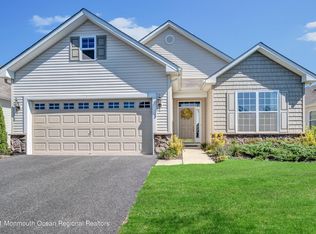 3 Eagle Ridge Cir, Lakewood, NJ 08701