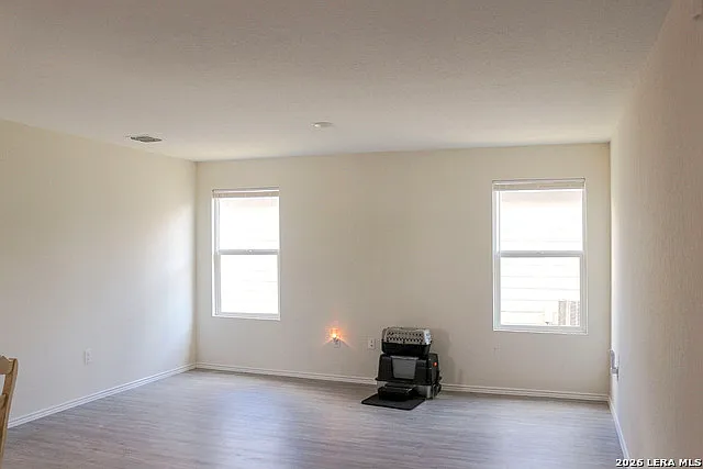 3 bed, 2.0 bath, 1300 sqft, $1,495 — Photo 3