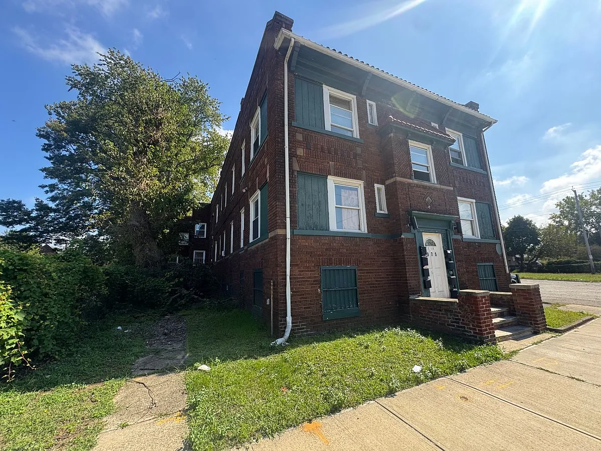 Building Photo - 975 Parkwood Dr