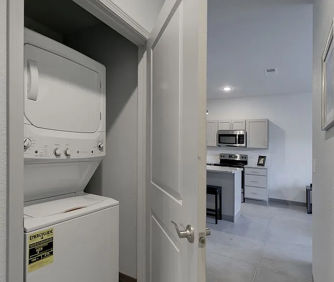 Indian Point Apartments — Photo 11
