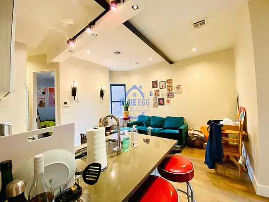 Rented by Blue Egg Realty Corp | media 5