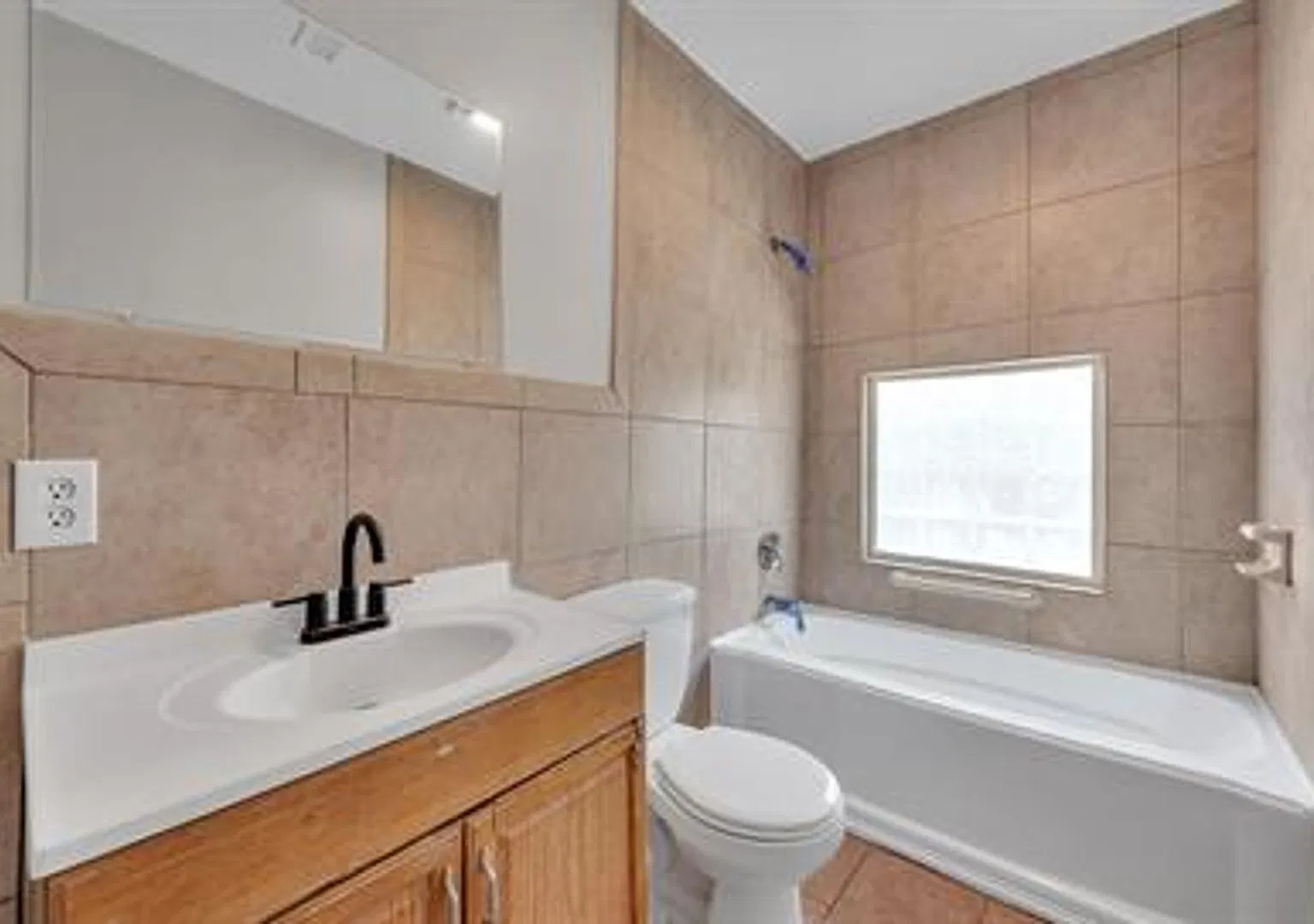 1009 Elkin St. — Photo 2