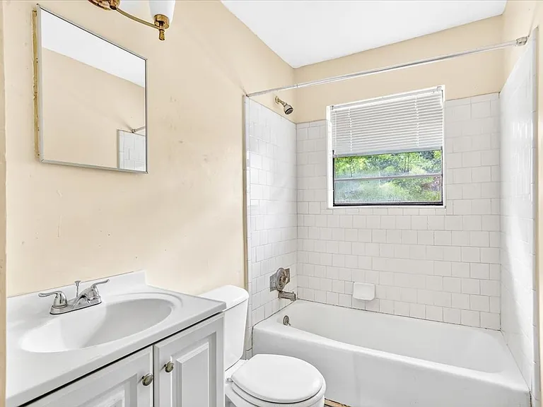 5340 Laroche Ave #4 — Photo 5