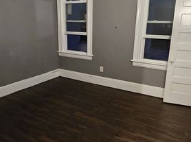 65 Carleton Ave, Bridgeport, CT