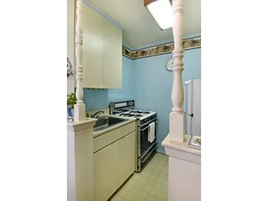 Sold by Corcoran | media 8